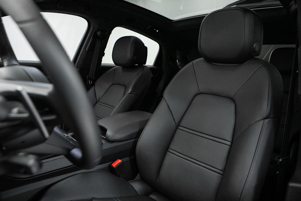 Thumbnail: 2025 Porsche Cayenne - 8