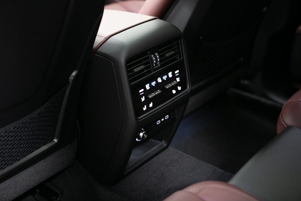 Thumbnail: 2026 Porsche Cayenne - 26