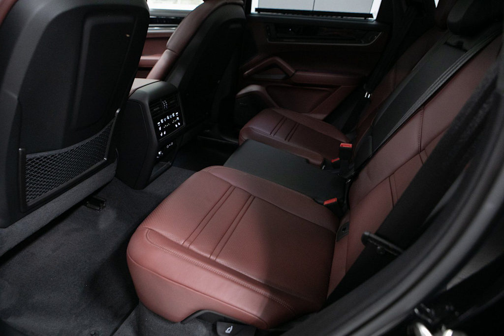 Thumbnail: 2026 Porsche Cayenne - 10