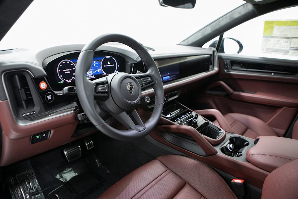 Thumbnail: 2026 Porsche Cayenne - 2