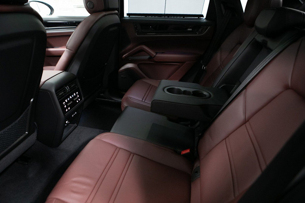 Thumbnail: 2026 Porsche Cayenne - 27