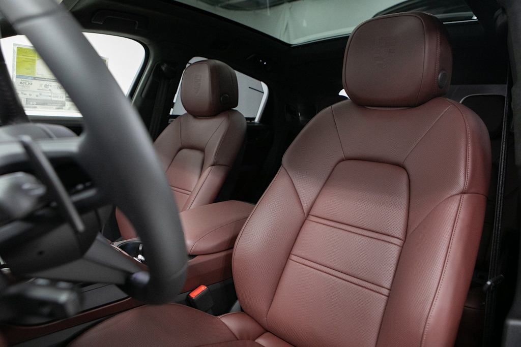 Thumbnail: 2026 Porsche Cayenne - 8