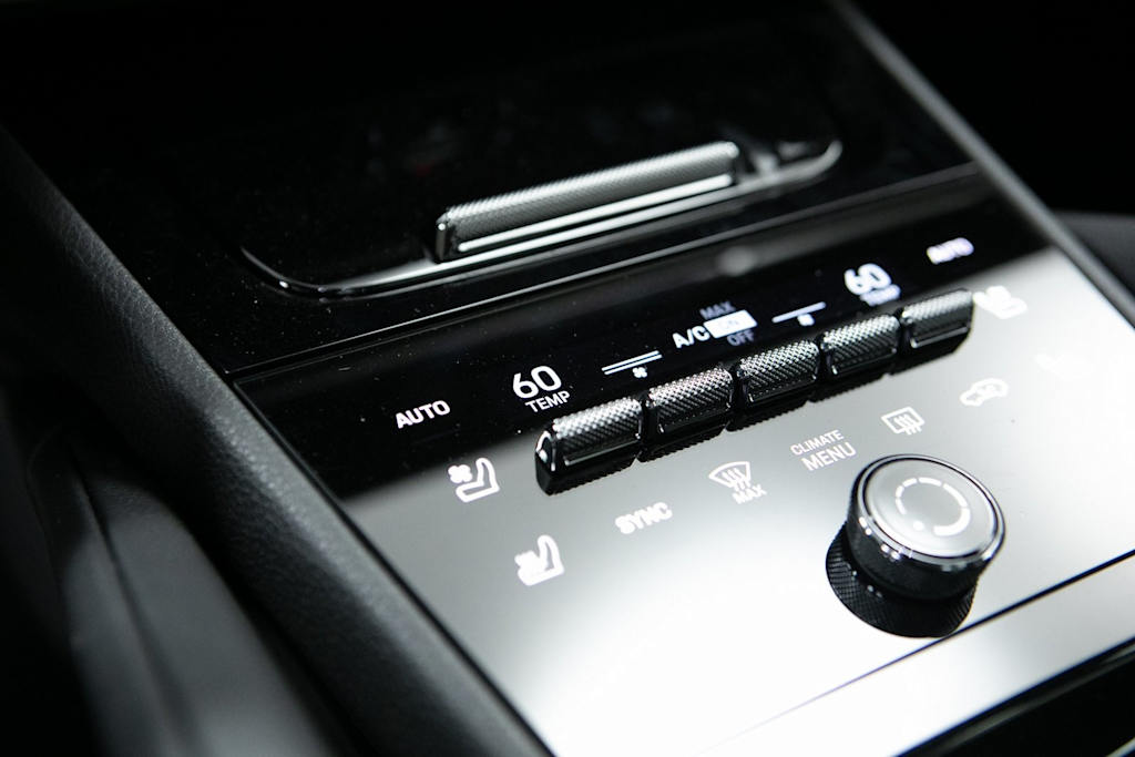 Thumbnail: 2026 Porsche Cayenne - 25