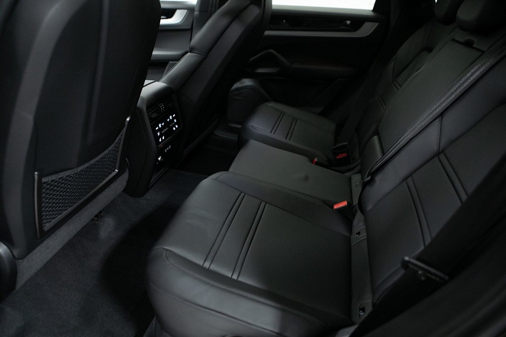 Thumbnail: 2026 Porsche Cayenne - 12