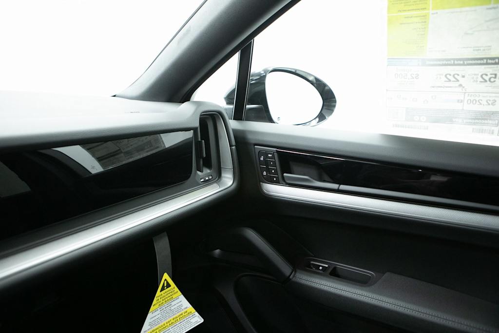 Thumbnail: 2026 Porsche Cayenne - 28