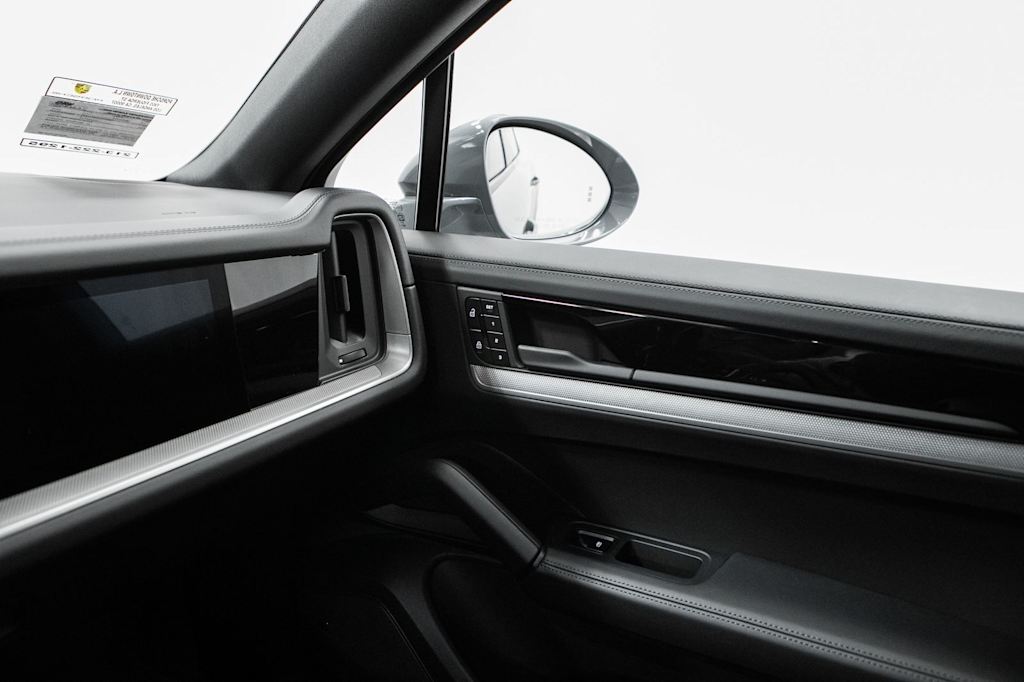 Thumbnail: 2025 Porsche Cayenne - 34