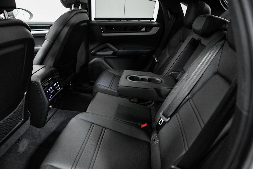 Thumbnail: 2025 Porsche Cayenne - 38