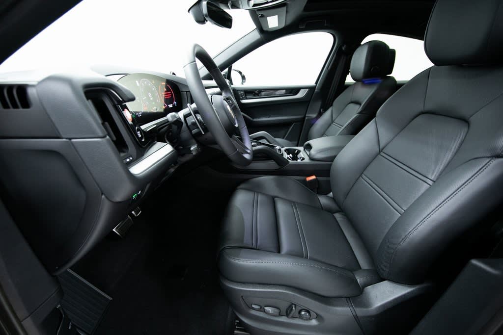 Thumbnail: 2025 Porsche Cayenne - 10