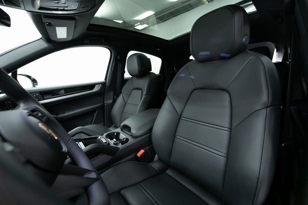 Thumbnail: 2025 Porsche Cayenne - 9