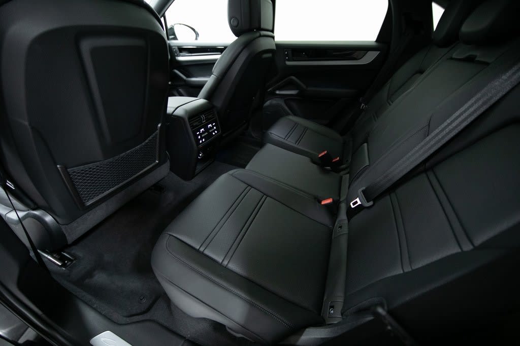 Thumbnail: 2025 Porsche Cayenne - 37