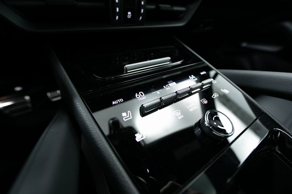 Thumbnail: 2025 Porsche Cayenne - 32