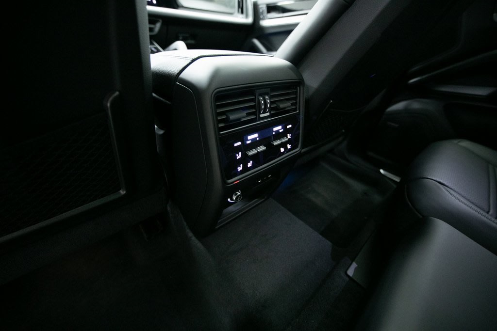 Thumbnail: 2025 Porsche Cayenne - 38