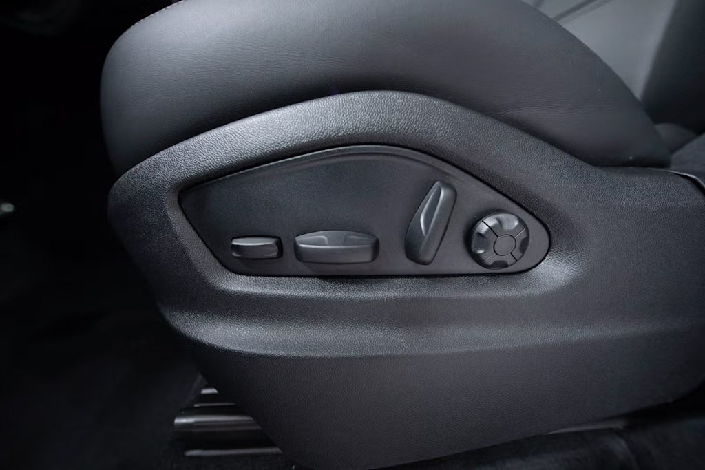 Thumbnail: 2025 Porsche Cayenne - 28