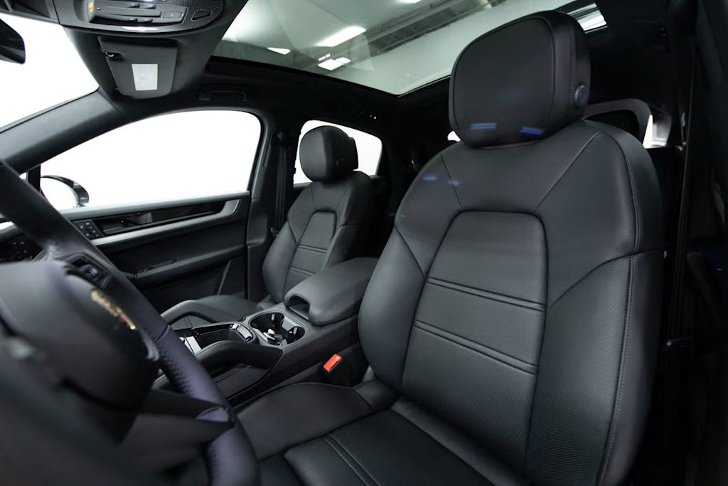 Thumbnail: 2025 Porsche Cayenne - 9