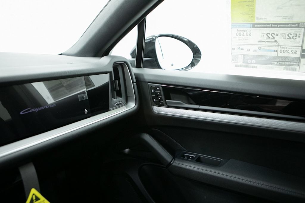 Thumbnail: 2026 Porsche Cayenne - 28