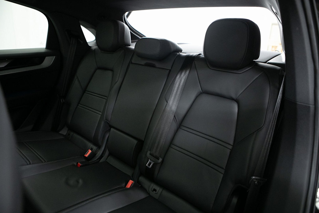 Thumbnail: 2026 Porsche Cayenne - 32