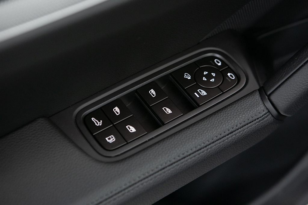 Thumbnail: 2026 Porsche Cayenne - 22