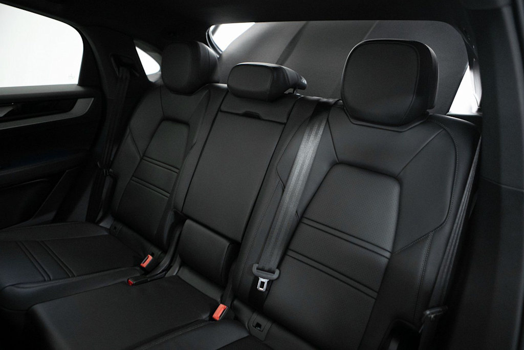 Thumbnail: 2026 Porsche Cayenne - 32