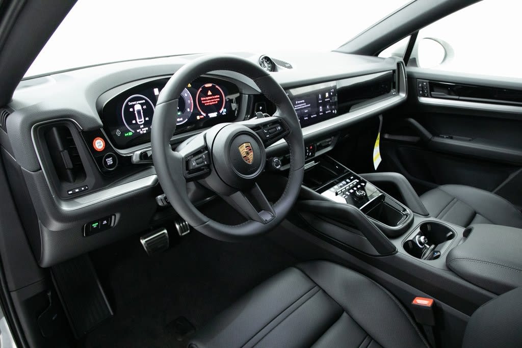 Thumbnail: 2025 Porsche Cayenne - 2