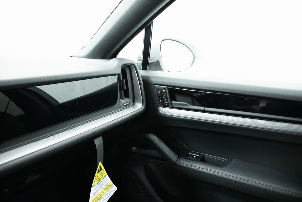 Thumbnail: 2025 Porsche Cayenne - 29