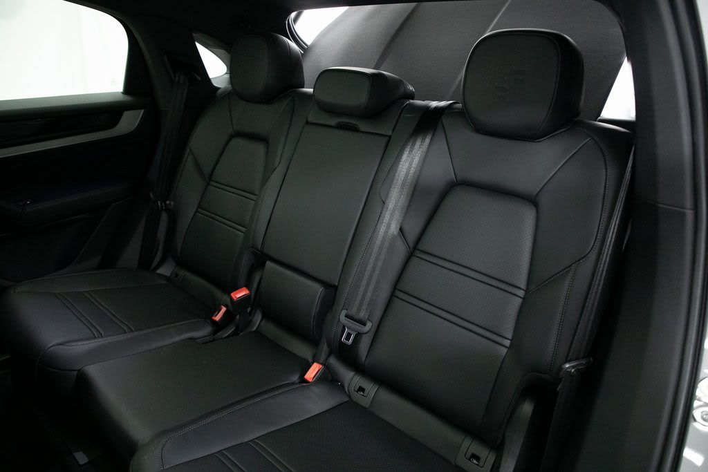 Thumbnail: 2025 Porsche Cayenne - 33