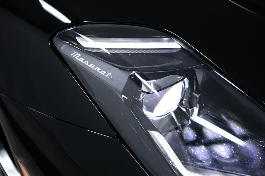 Thumbnail: 2023 Maserati MC20 - 10