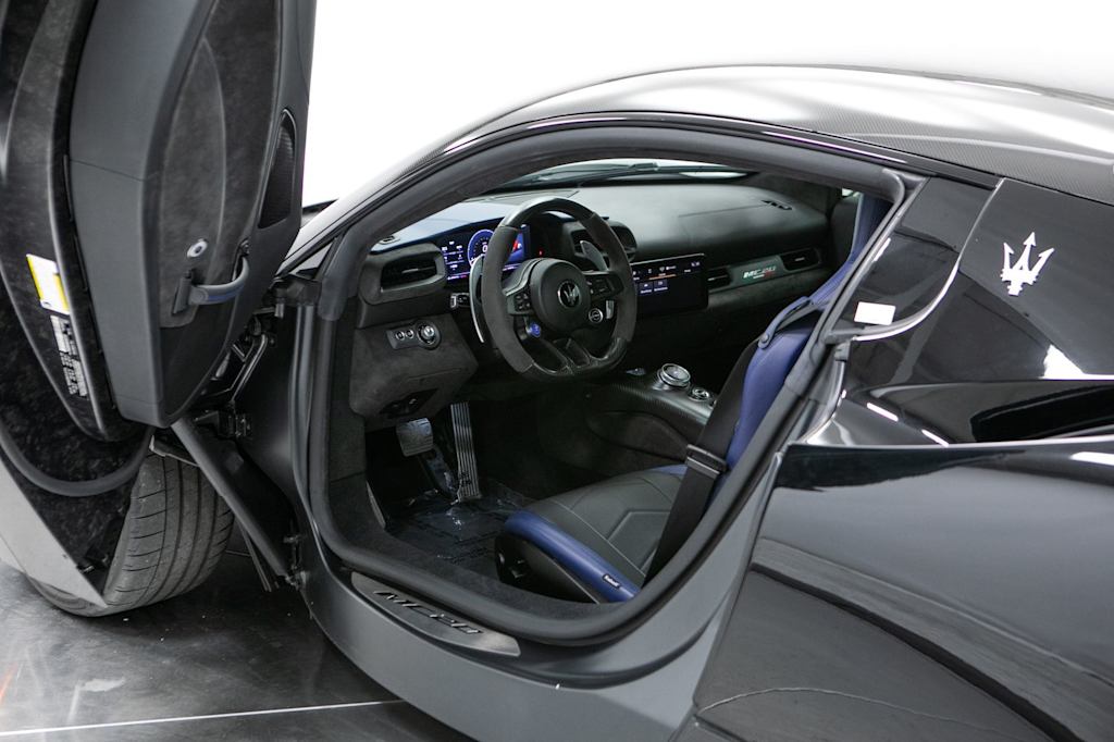 Thumbnail: 2023 Maserati MC20 - 9