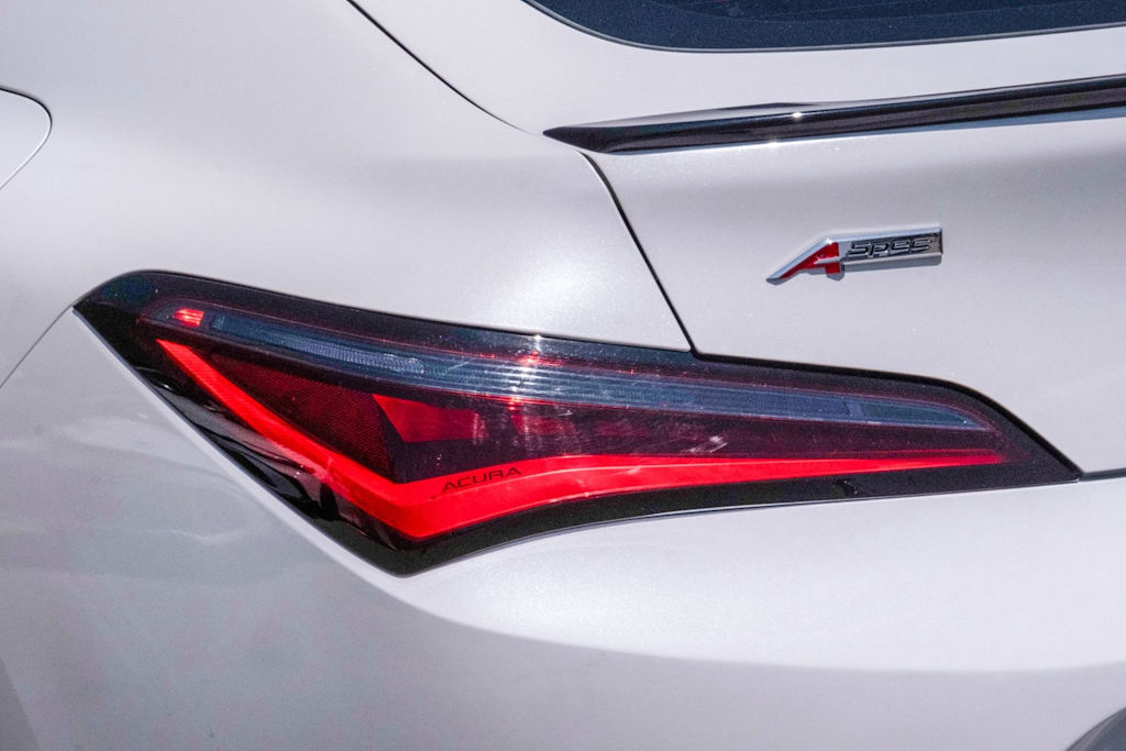 Thumbnail: 2023 Acura Integra - 18
