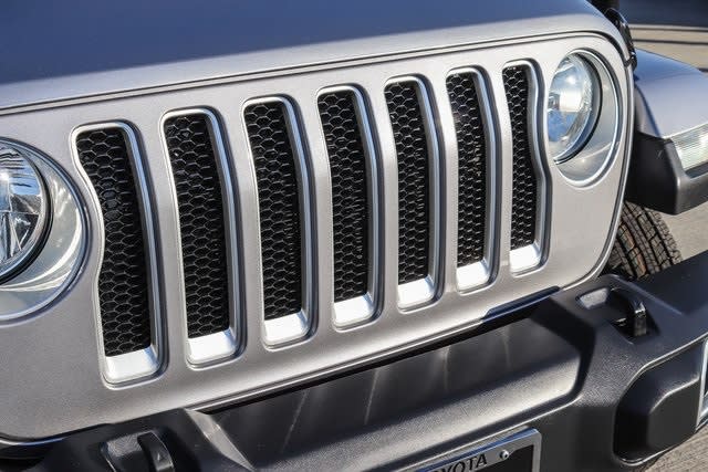 2020 Jeep Wrangler Unlimited Sahara 6