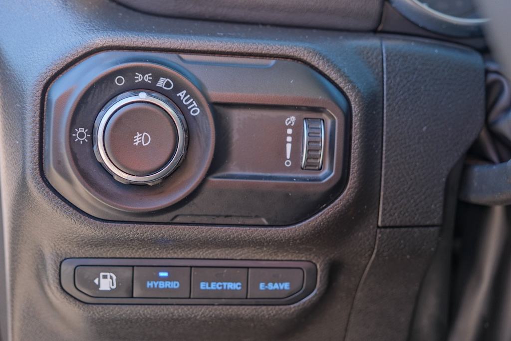 Thumbnail: 2023 Jeep Wrangler - 30