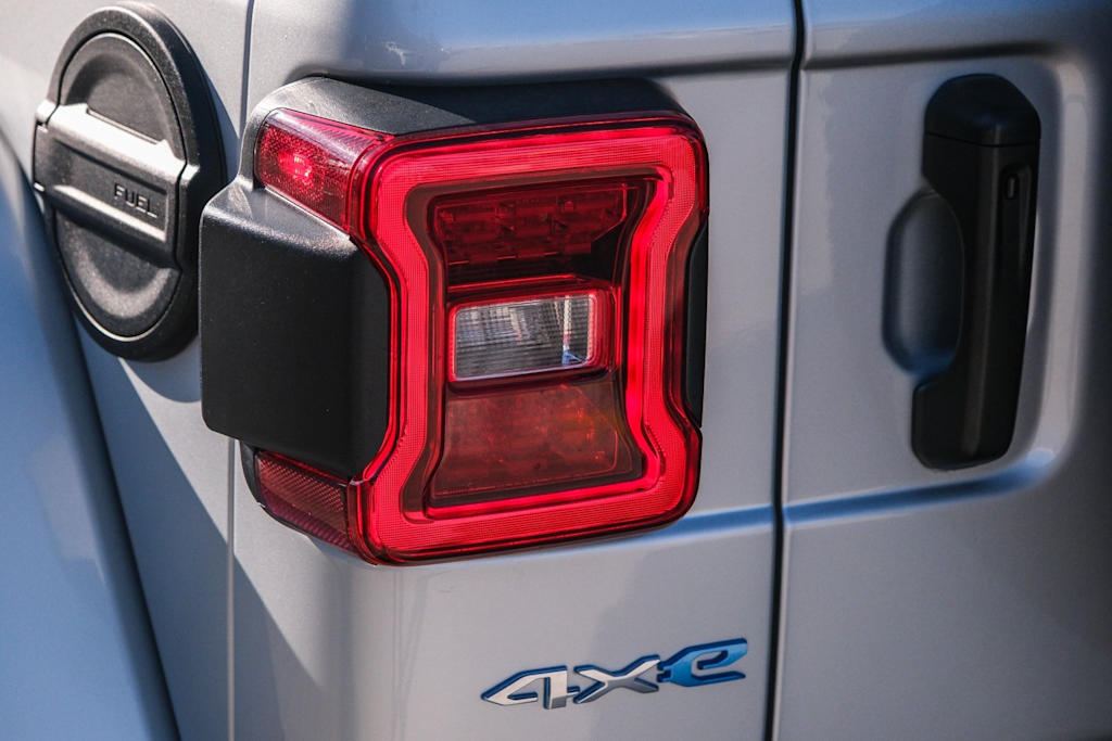 Thumbnail: 2023 Jeep Wrangler - 19