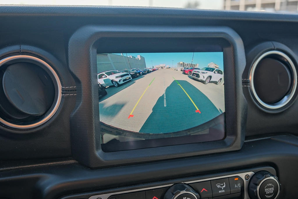 Thumbnail: 2023 Jeep Wrangler - 29