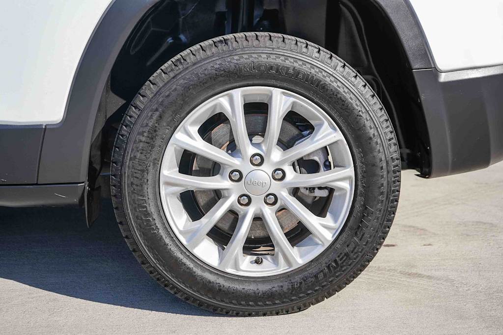 Thumbnail: 2022 Jeep Cherokee - 6