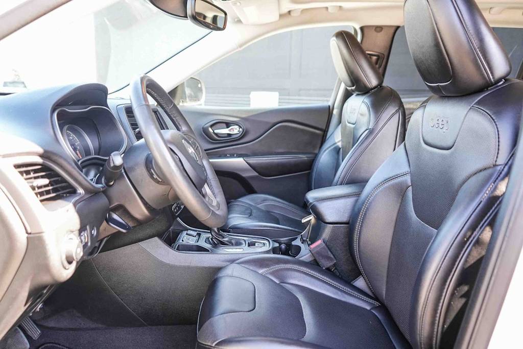 Thumbnail: 2022 Jeep Cherokee - 10