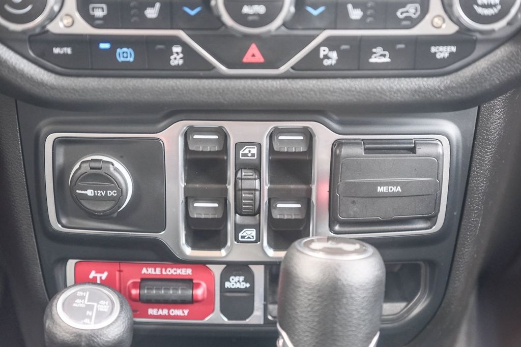 Thumbnail: 2024 Jeep Wrangler - 23