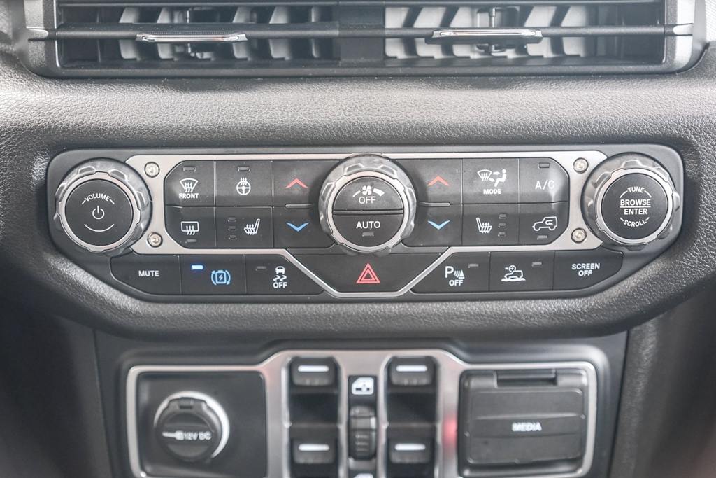 Thumbnail: 2024 Jeep Wrangler - 24