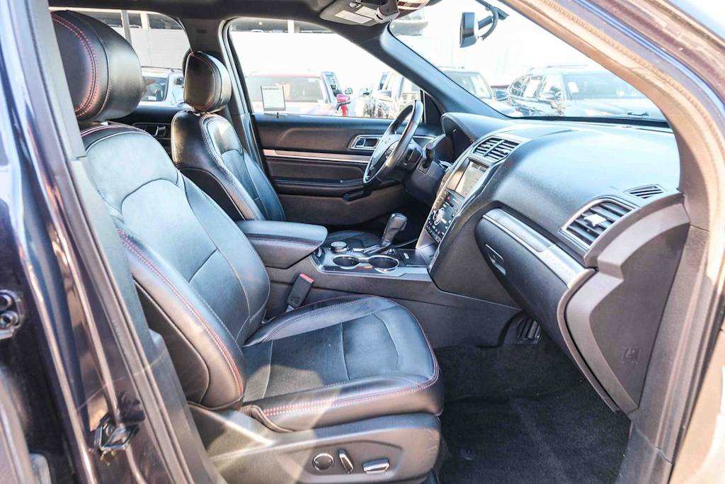 Thumbnail: 2017 Ford Explorer - 9