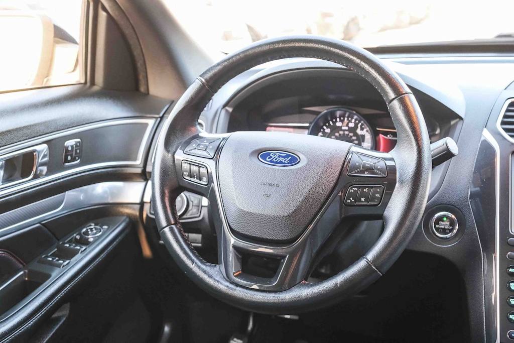 Thumbnail: 2017 Ford Explorer - 8