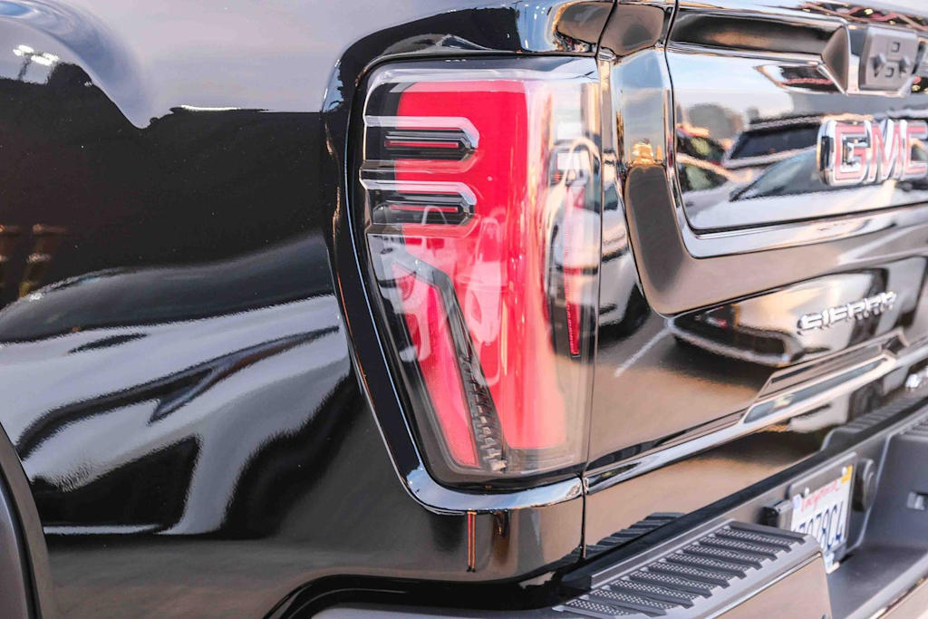 Thumbnail: 2025 GMC Sierra 2500 - 19