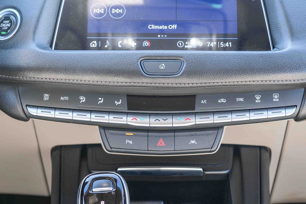 Thumbnail: 2023 Cadillac XT4 - 24