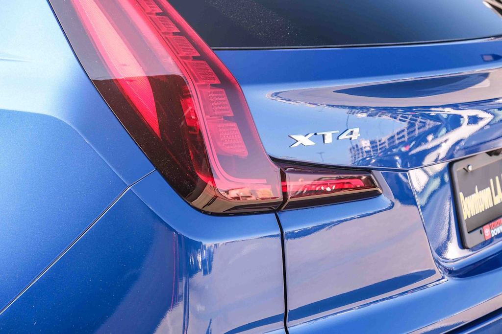 Thumbnail: 2023 Cadillac XT4 - 19
