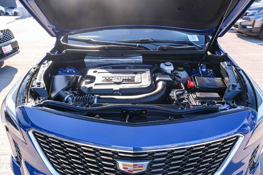 Thumbnail: 2023 Cadillac XT4 - 7