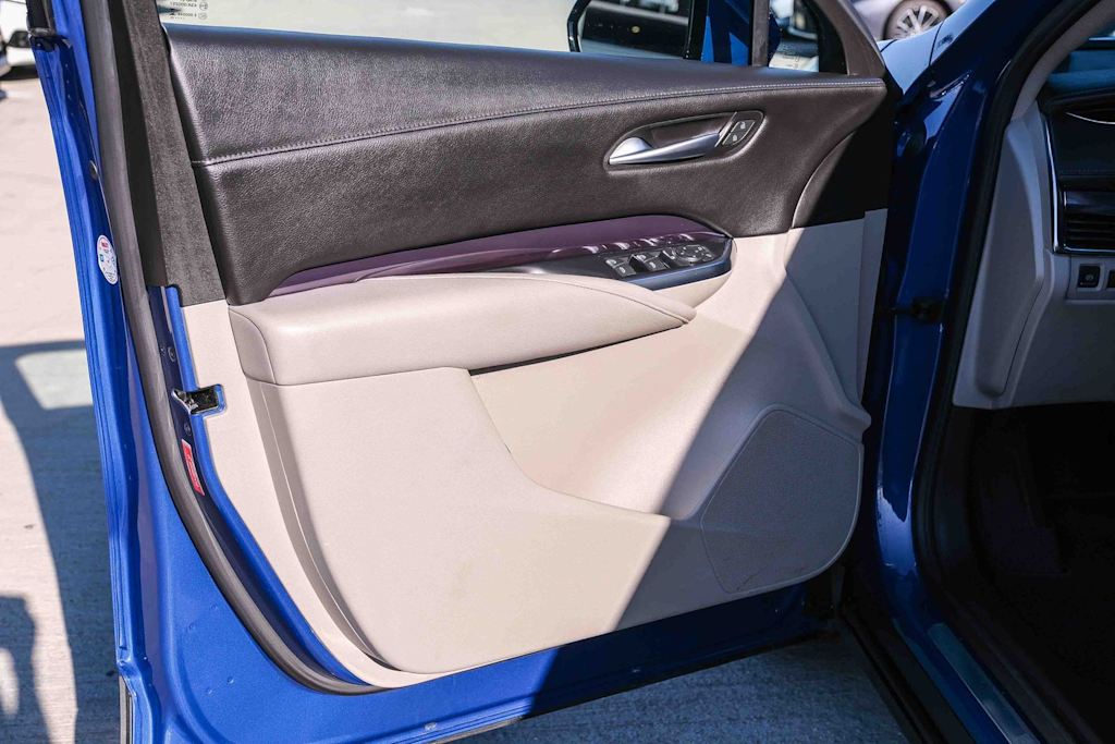 Thumbnail: 2023 Cadillac XT4 - 26