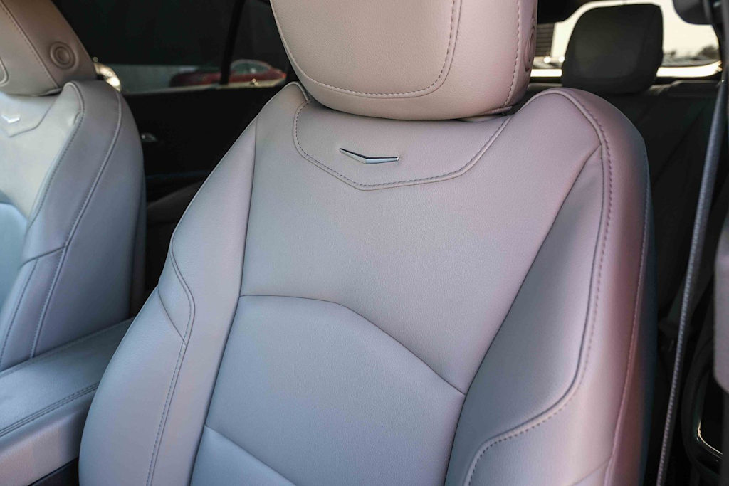 Thumbnail: 2023 Cadillac XT4 - 25
