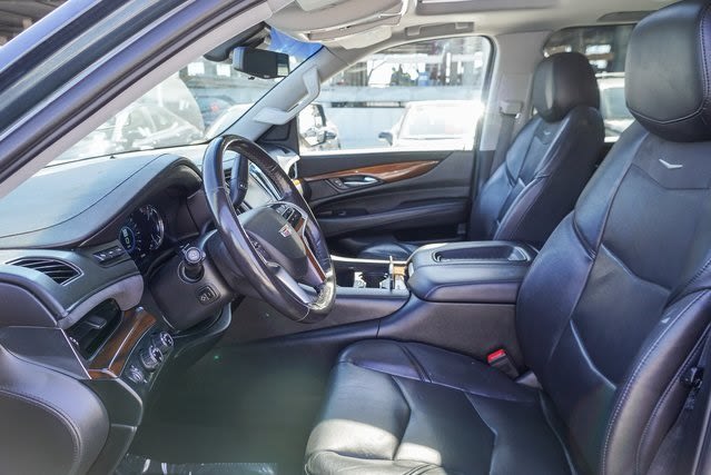 2019 Cadillac Escalade ESV Luxury 10