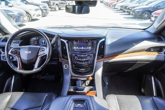 2019 Cadillac Escalade ESV Luxury 2