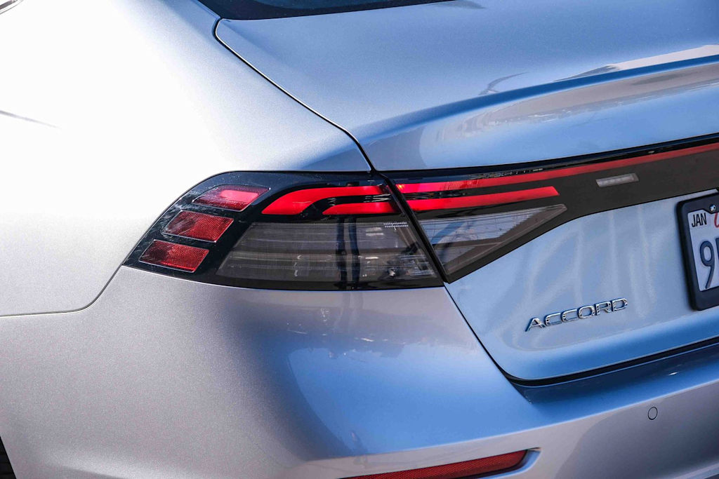2024 Honda Accord Hybrid Touring - Photo 18