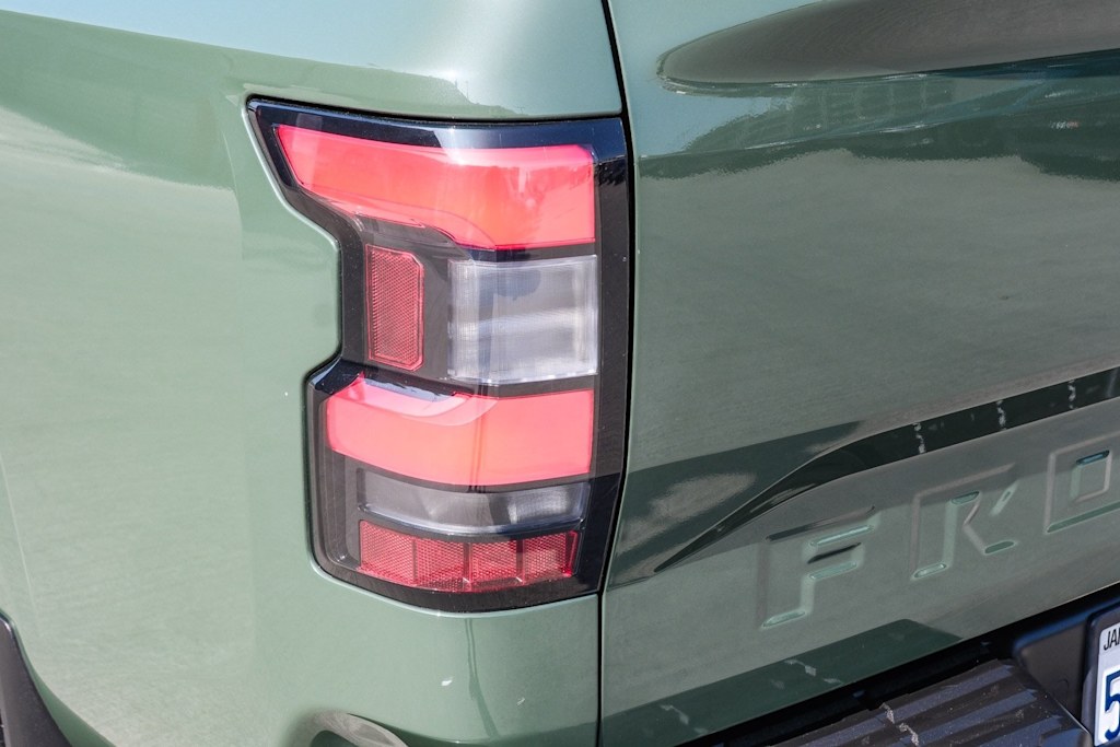 Thumbnail: 2023 Nissan Frontier - 19