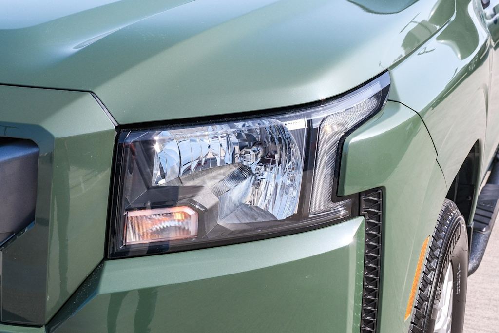 Thumbnail: 2023 Nissan Frontier - 22