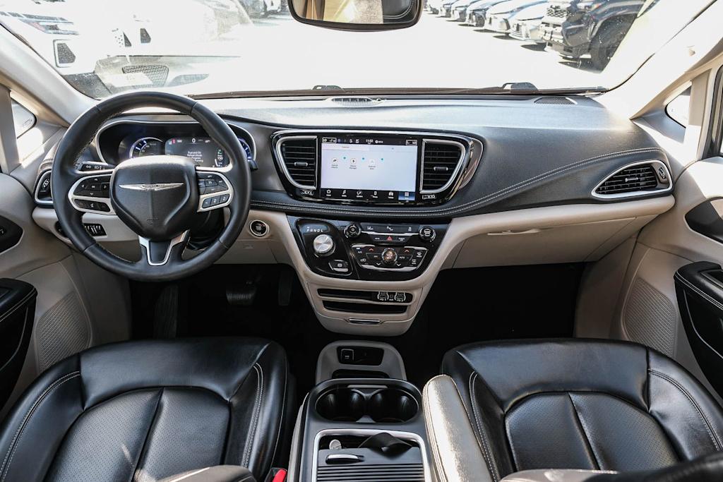 Thumbnail: 2023 Chrysler Pacifica - 2